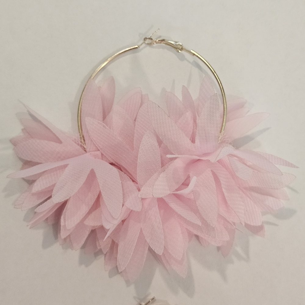 NEW Pink Gold Floral Hoop Earrings Preppy Avant Garde Coquette Girl Girlhoodcore - Picture 4 of 6